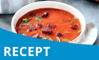 Oranje Koningssoep met gegrilde paprika en vegetarische chorizo