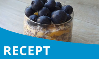 Overnight chia met blauwe bes en mango